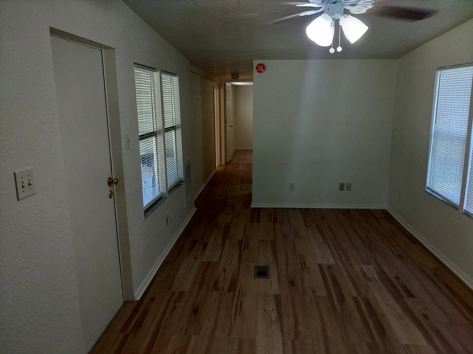 2 bed, 876 sqft, $1,365 — Photo 3