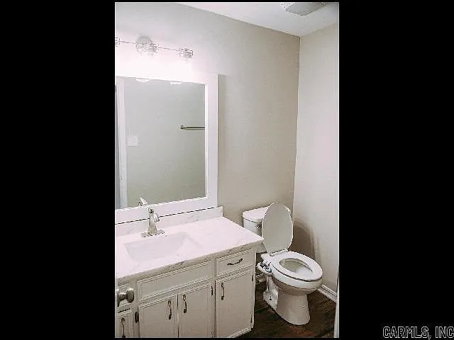 408 W 4th St — Photo 15