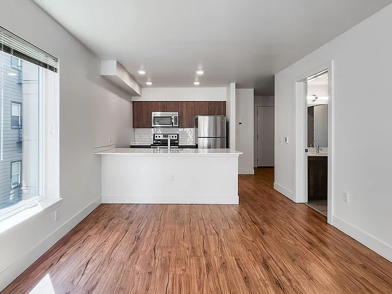 Dunn Motors Apartments — Photo 97