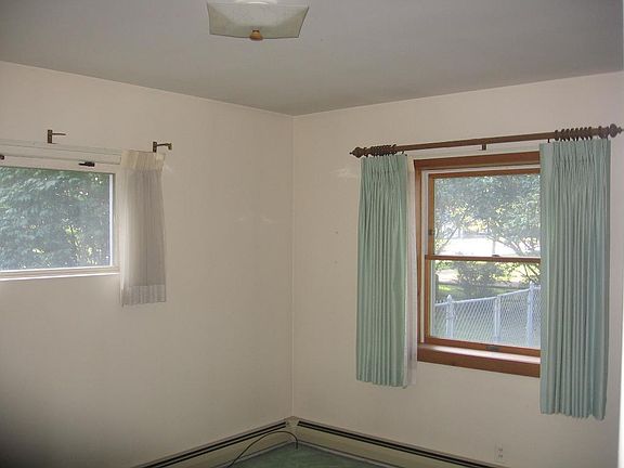 3rd image of 140 N Oliver St