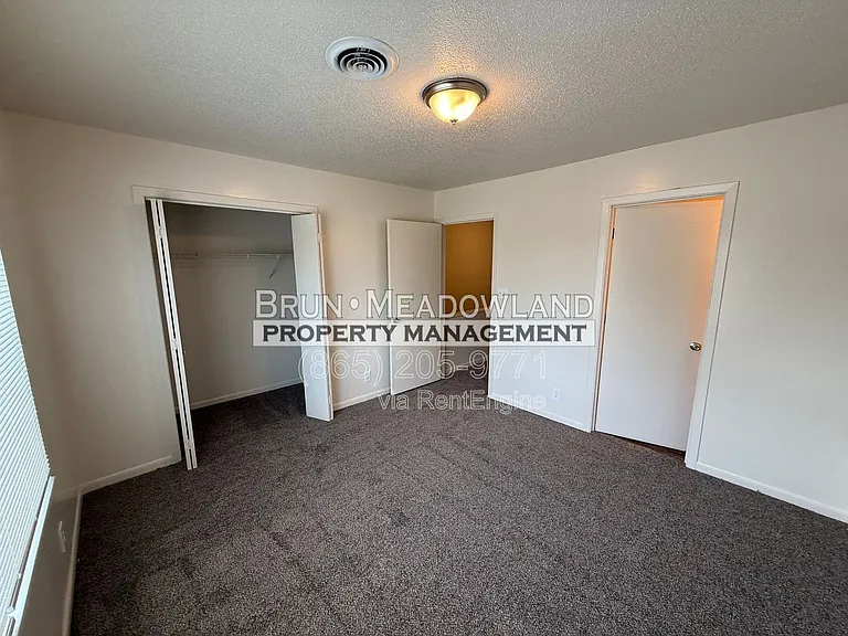 10409 Victoria Dr #D — Photo 37