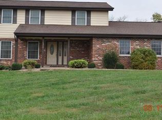 1860 Hermitage Dr, Imperial, MO 63052