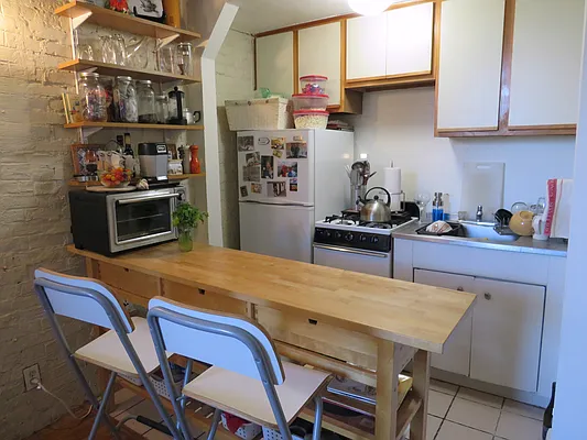 Rented by Brown Harris Stevens | media 18