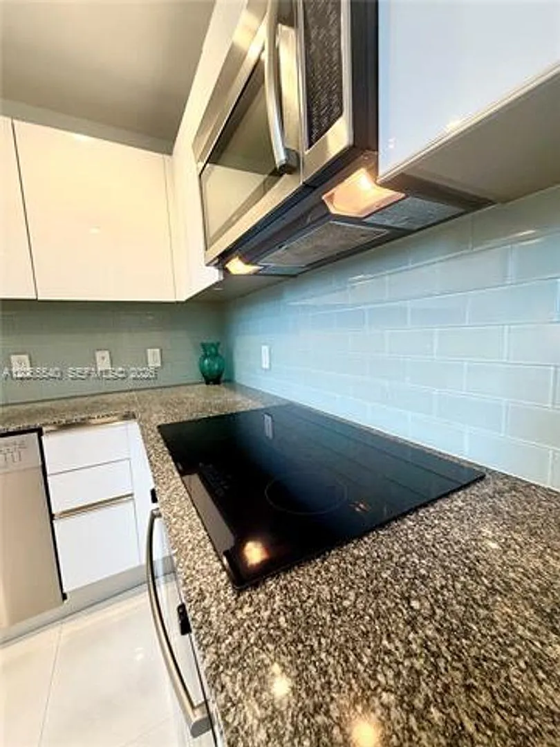 1050 Brickell Ave cu-206, Miami, FL 33131 — Photo 2