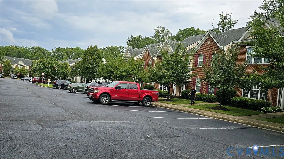 3 bed, 2.5 bath, 1536 sqft, $2,500 — Photo 2