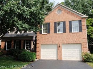 6197 Secret Hollow Ln, Centreville, VA 20120