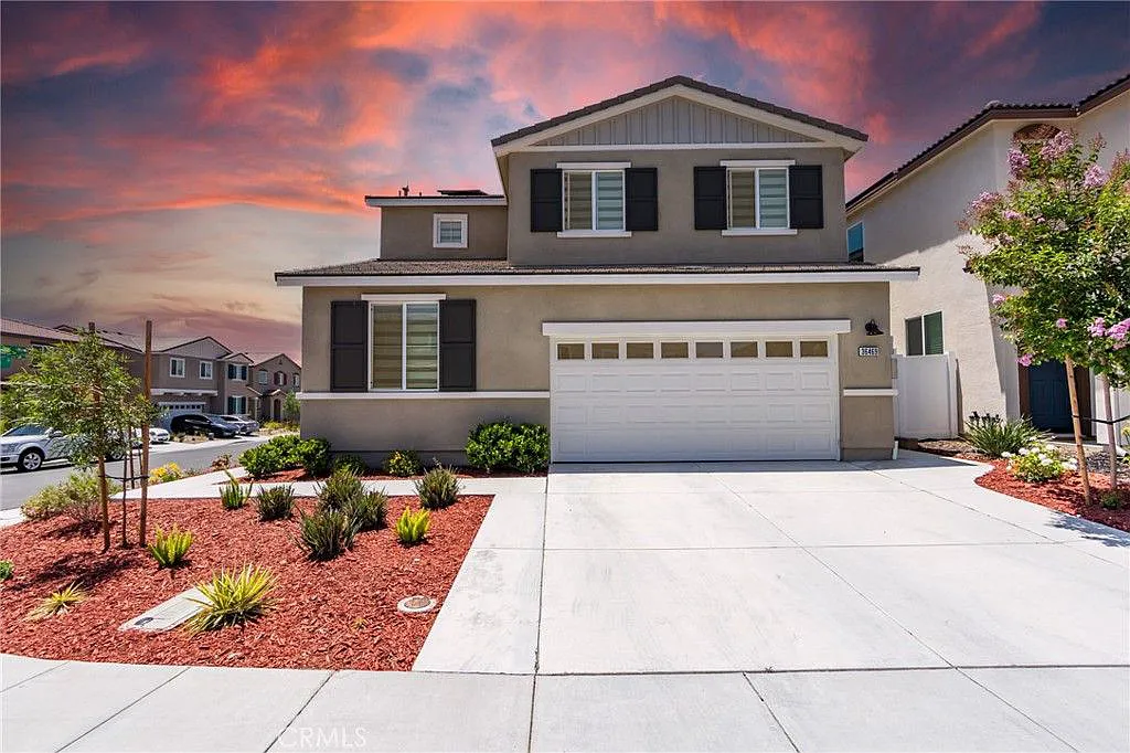 4 bed, 1931 sqft, $3,795 — Photo 1