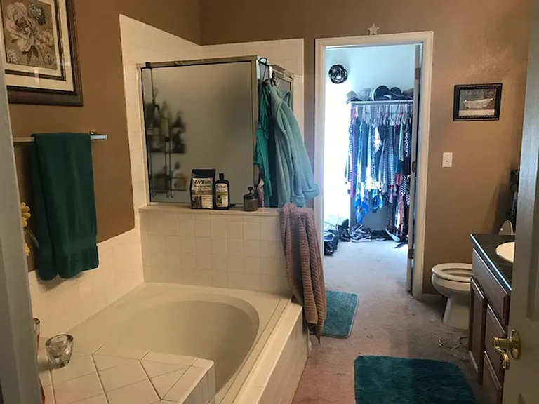 1703 Whitehall Dr #2-H — Photo 5