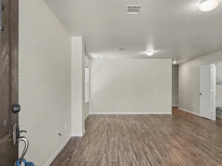 16701 E Hammon — Photo 4