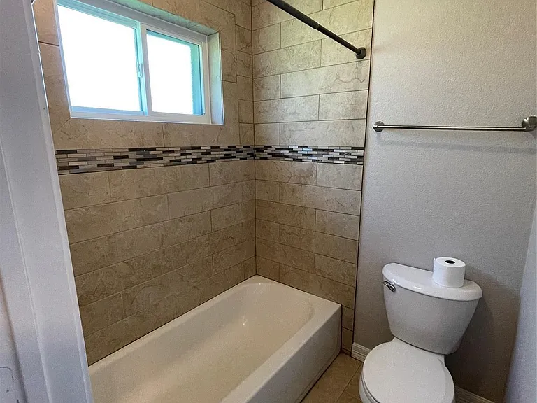 16510 Oxnard Ln — Photo 18