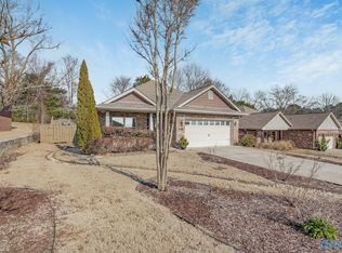 2906 Pasture View Ln SE, Owens Cross Roads, AL 35763