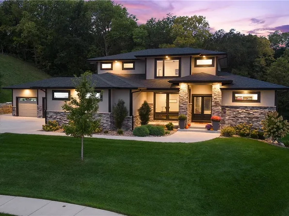 10508 Hidden Valley Dr, Johnston, IA 50131