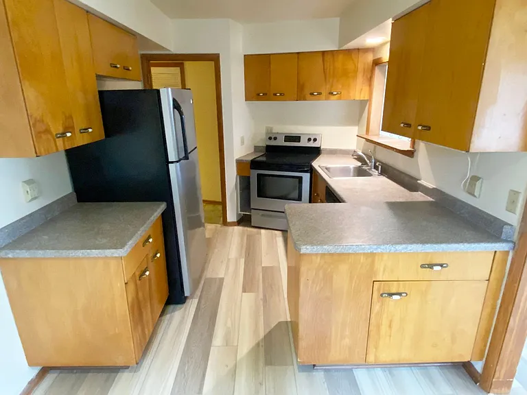 914 Grand Ave — Photo 10