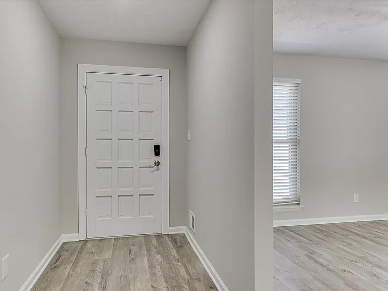 3339 Sugar Mill Rd — Photo 2