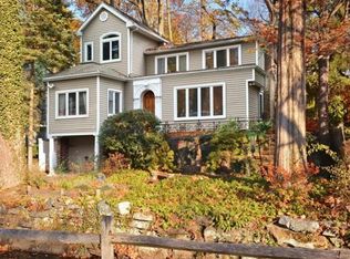 23 Center Dr, Old Greenwich, CT 06870