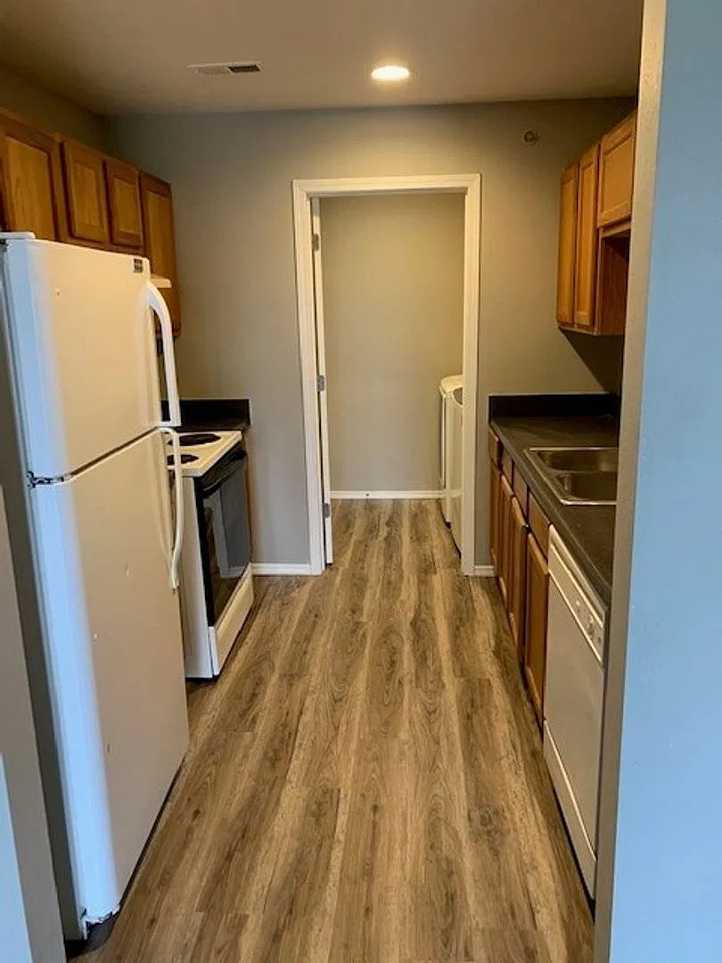 3 Bedroom 2 Bath Apartment for Rent in Branson, MO — Photo 2