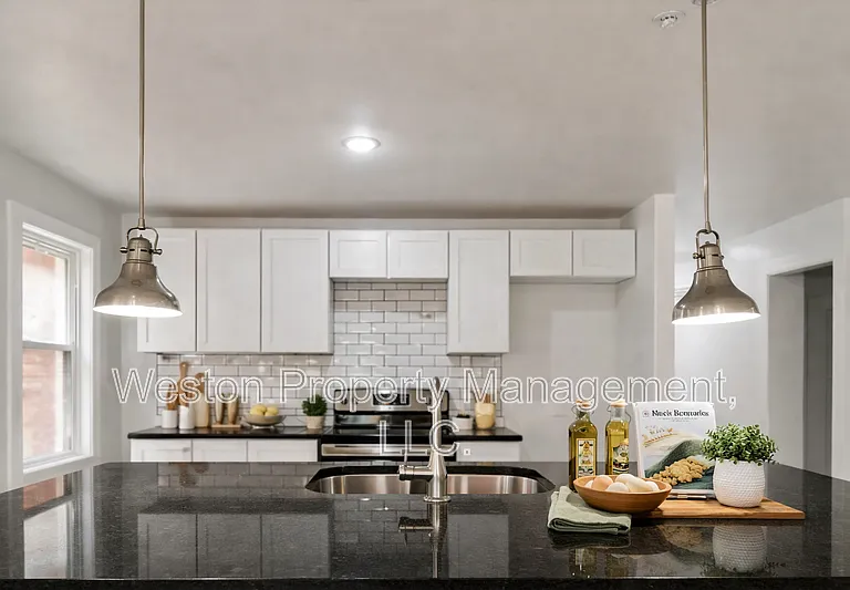 711 NW 30th St #4 — Photo 5