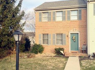 100 Robin Hill Dr, Lititz, PA 17543