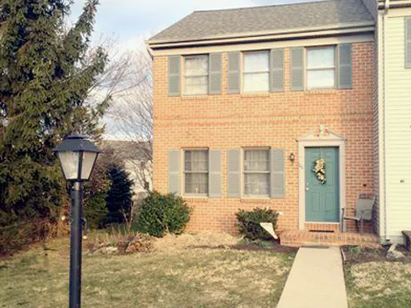 100 Robin Hill Dr, Lititz, PA 17543