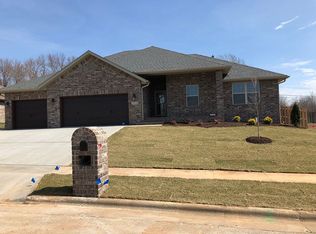 1516 S Ledgestone Ave, Springfield, MO 65807