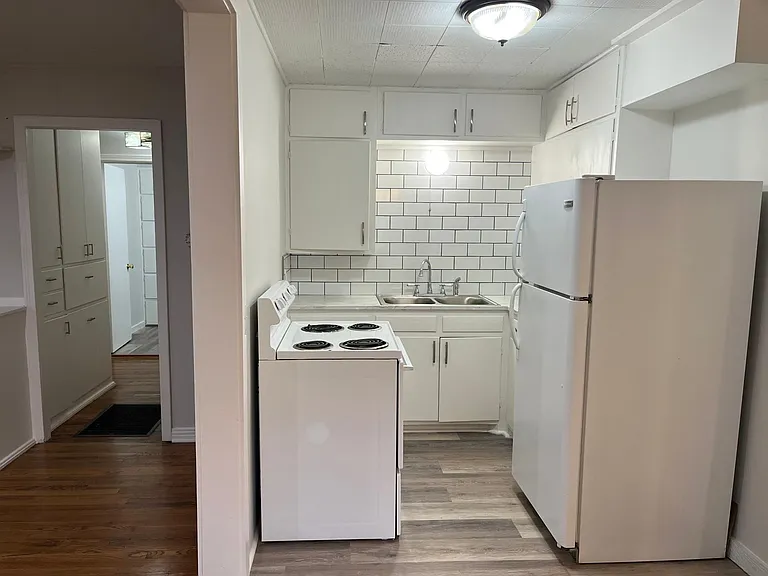 125 S Milton St — Photo 8