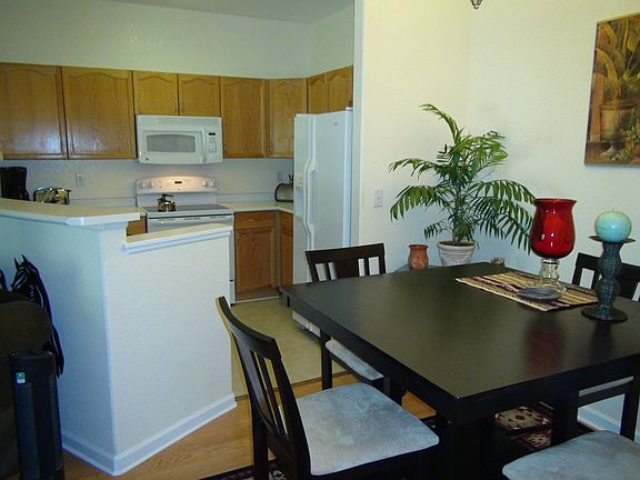 Dining Area & Kitchen