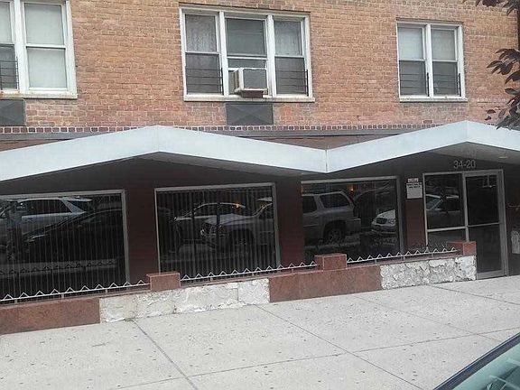 3rd image of 34-20 Parsons Blvd APT 1P