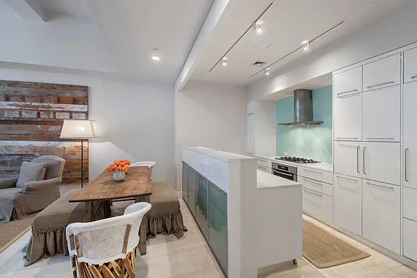 Rented by Level Group | media 16