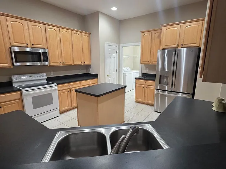 165 Oak Forest Rd — Photo 8