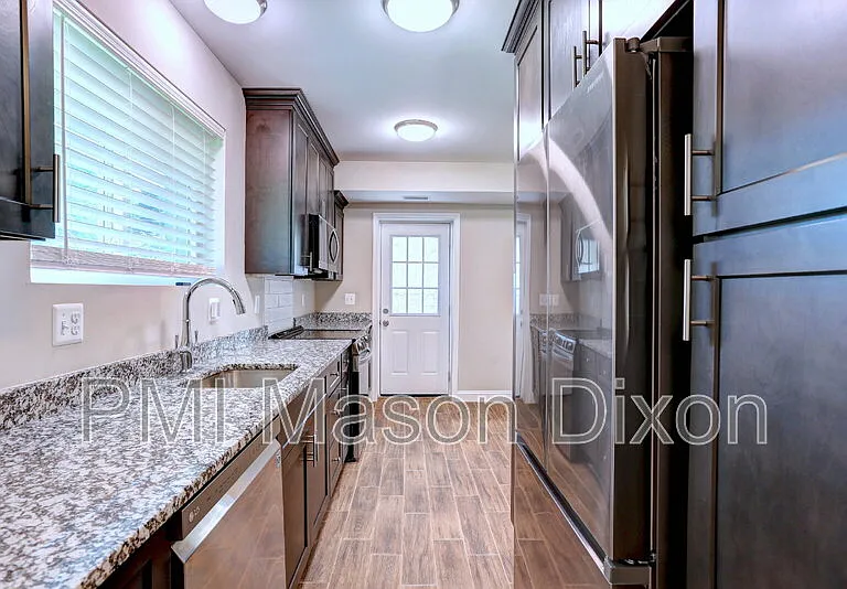 330 Compton Ave — Photo 15