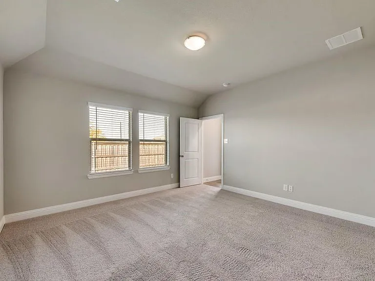 1080 Norias Dr — Photo 14