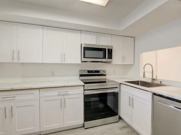 117 Royal Park Drive #1B, Oakland Park, FL 33309
