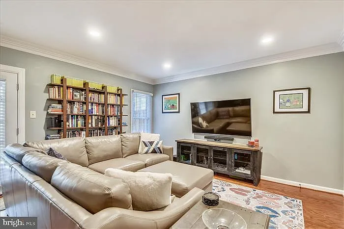 6905 Compton Valley Ct — Photo 17