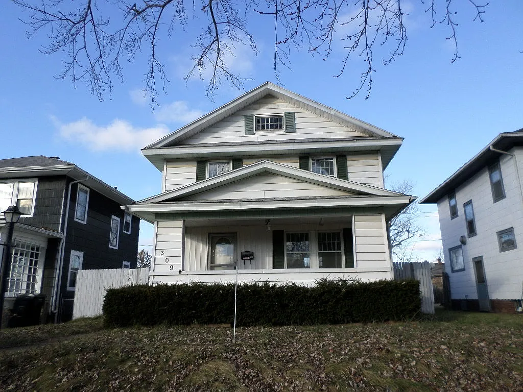 309 Altgeld St photo 1