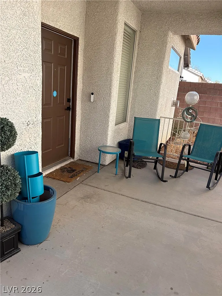 3 bed, 2.0 bath, 1264 sqft, $2,000 — Photo 3