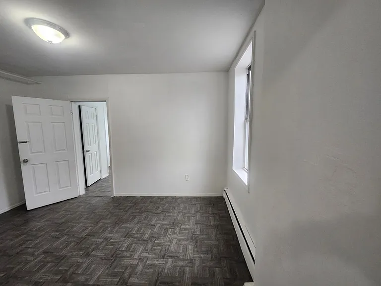 100 S Essex Ave #1E — Photo 4