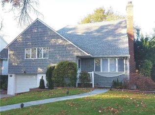 40 Revere Rd, Port Washington, NY 11050