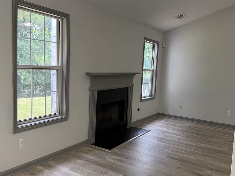5853 Riverside Walk Dr — Photo 9