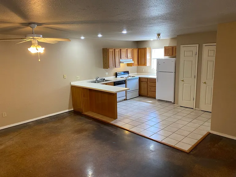 980 W Cleveland St #3 — Photo 4