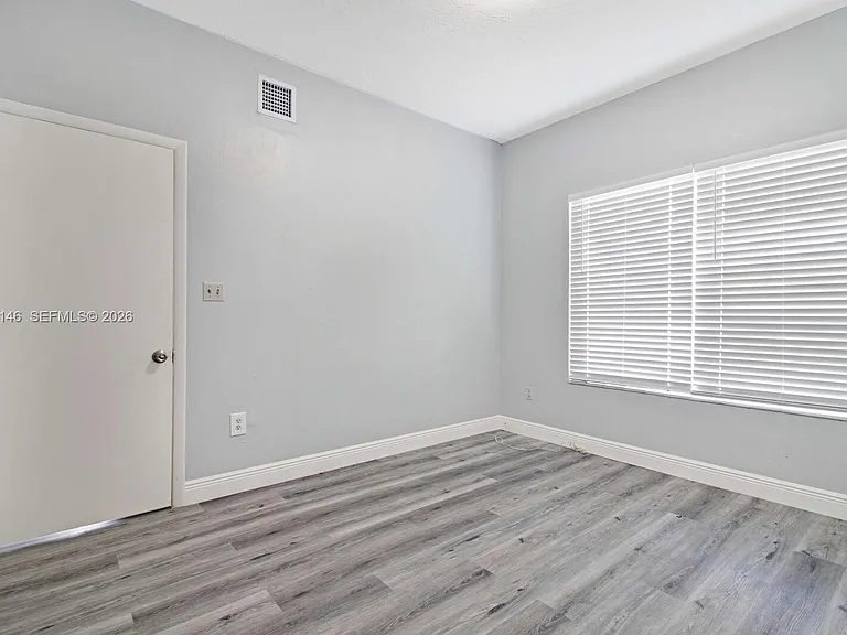 327 SW 20th St #2 — Photo 9
