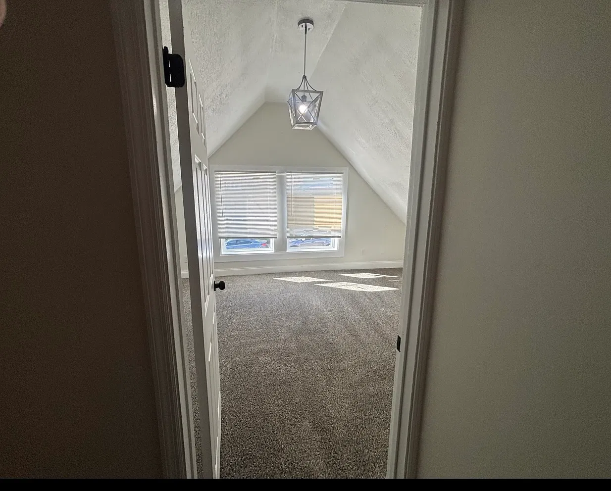 2 bed, 1231 sqft, $1,639 — Photo 4