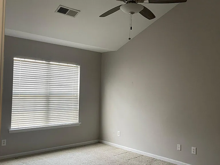 8223 Southgate Commons Dr — Photo 32