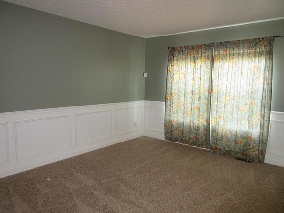 4th image of 614 Norfolk Sq N