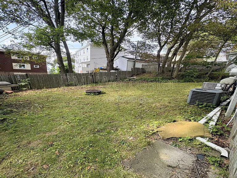 11 Olga Ave — Photo 17