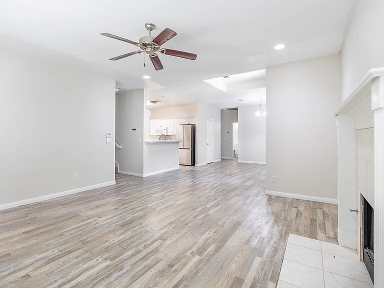 1801 Fern Ct — Photo 3