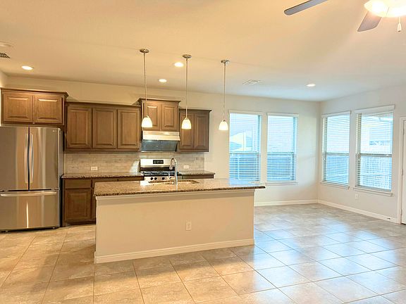 3rd image of 1112 Genola Dr