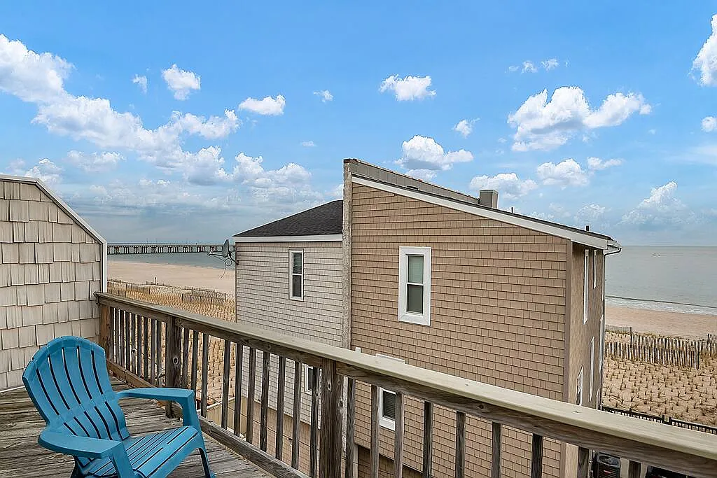 3 bed, 2356 sqft, $4,650 — Photo 1