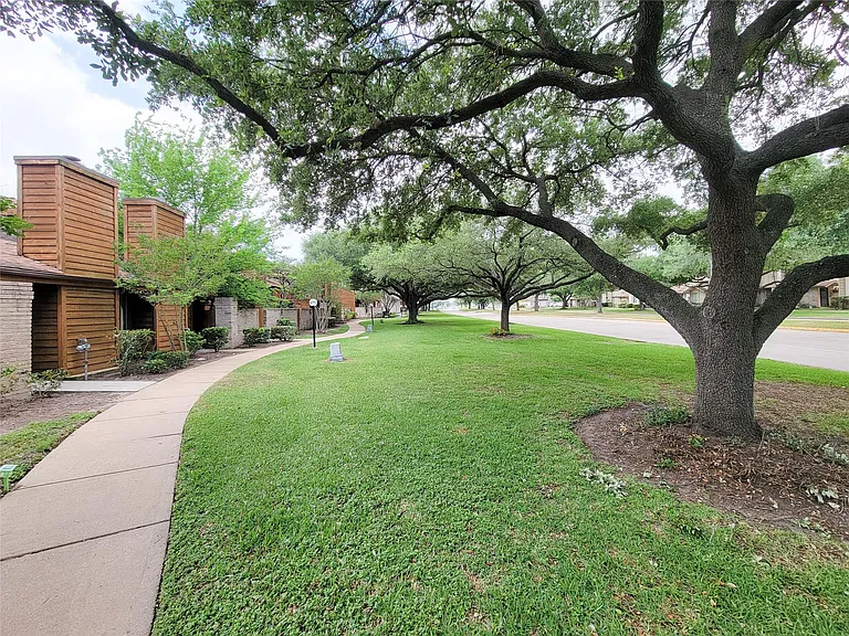3020 Windchase Blvd — Photo 39