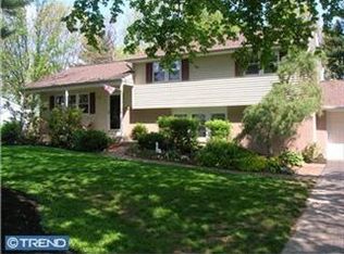 10 Richie Ln, Yardley, PA 19067