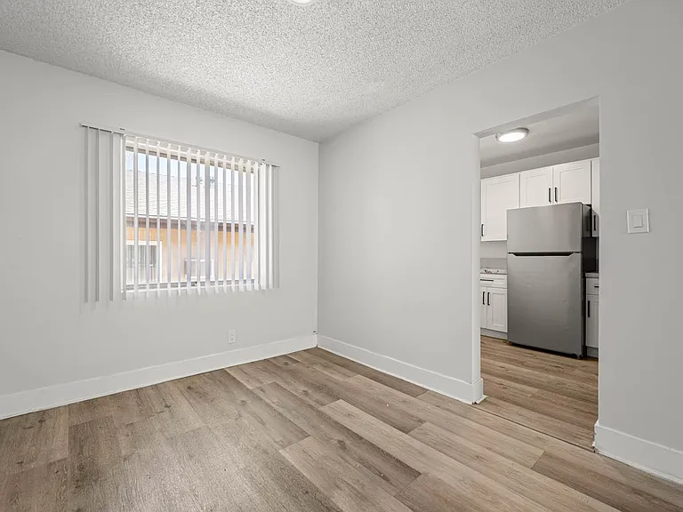 3940 Nicolet Ave #14 — Photo 6